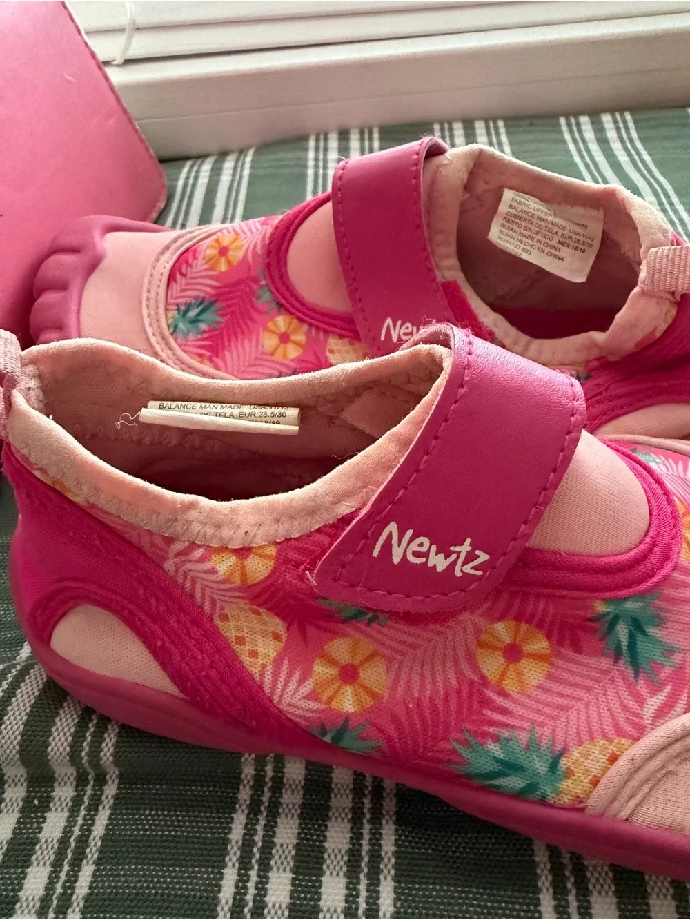 Newtz girls water shoes size 11/12